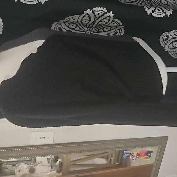 Design History sweater - Picture 5 of 7